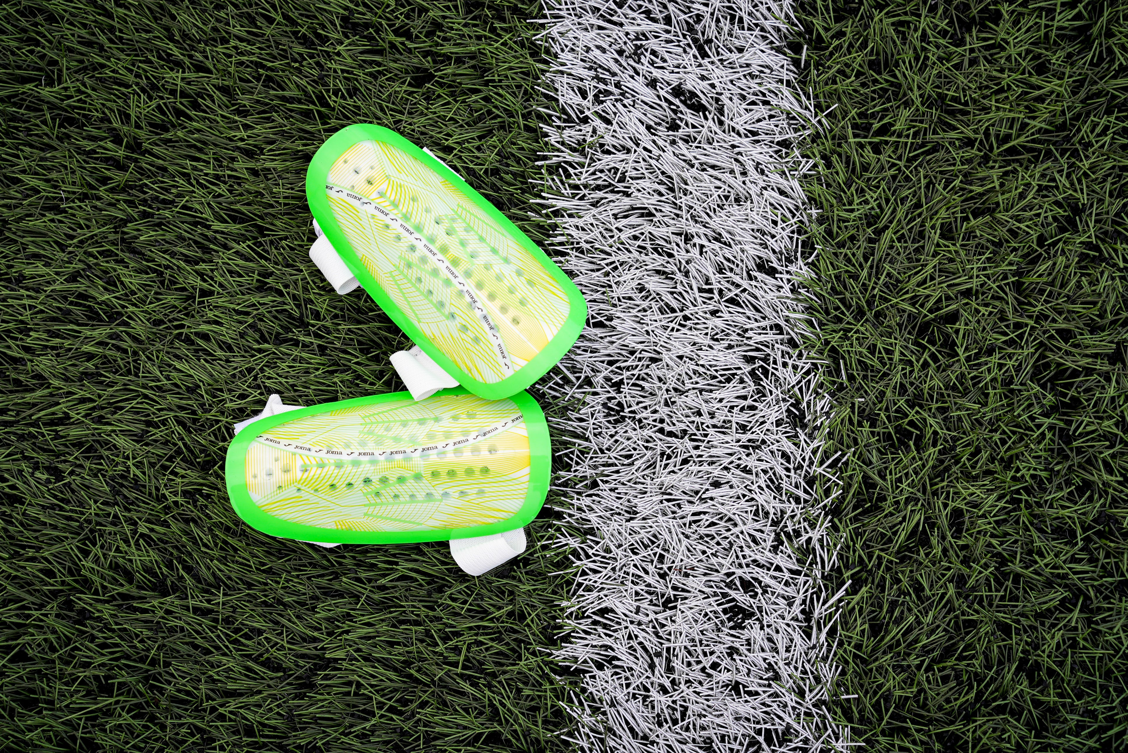 Attack Shin Guards Flour Green