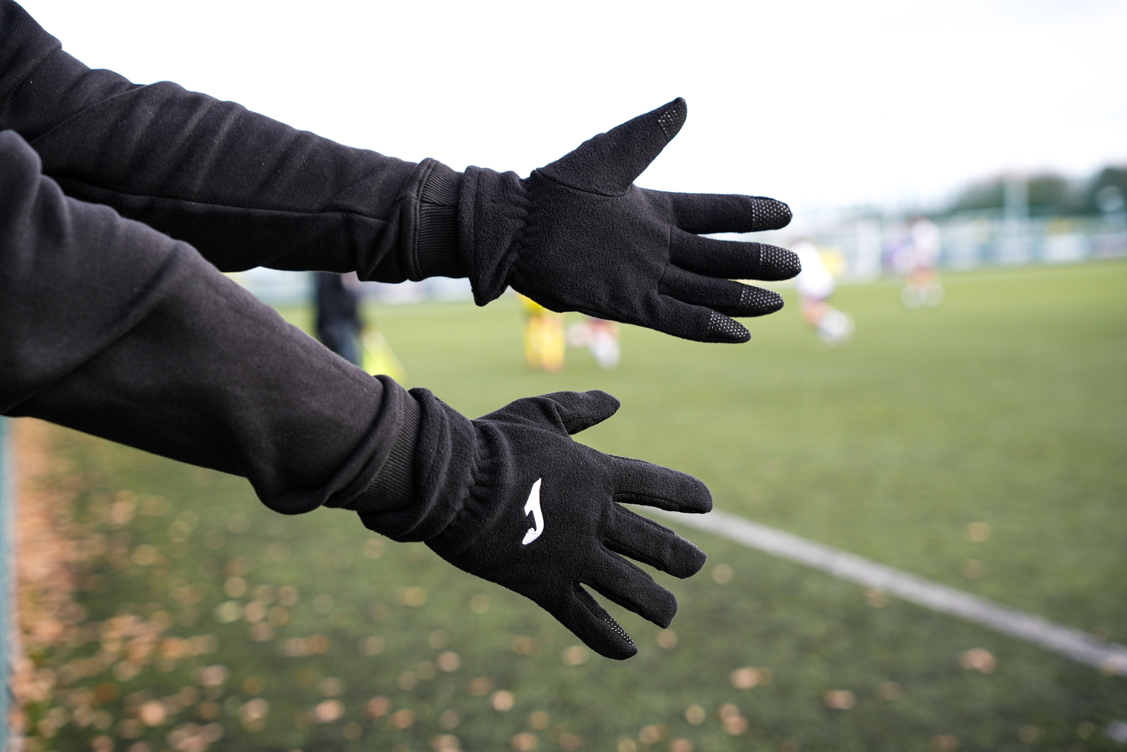 Medium Black Gloves